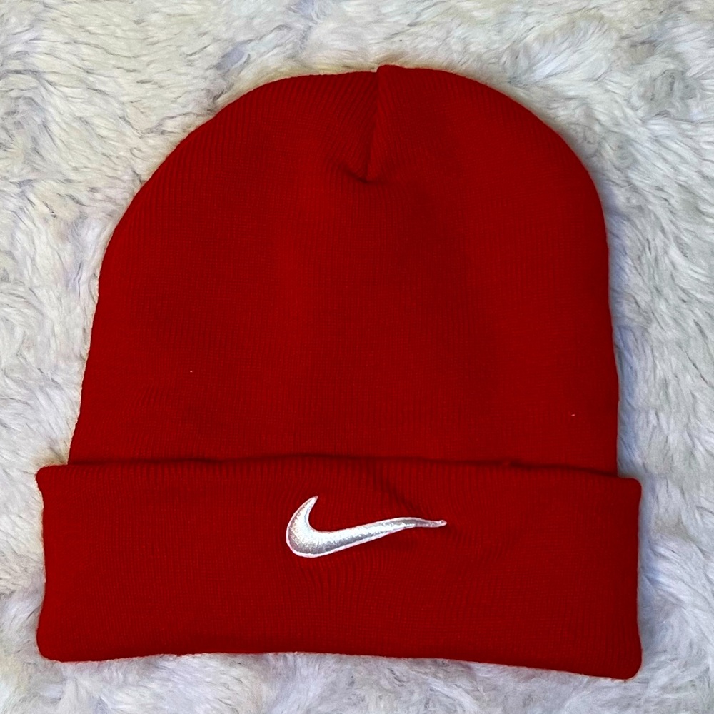 NIKE RED BEANIE